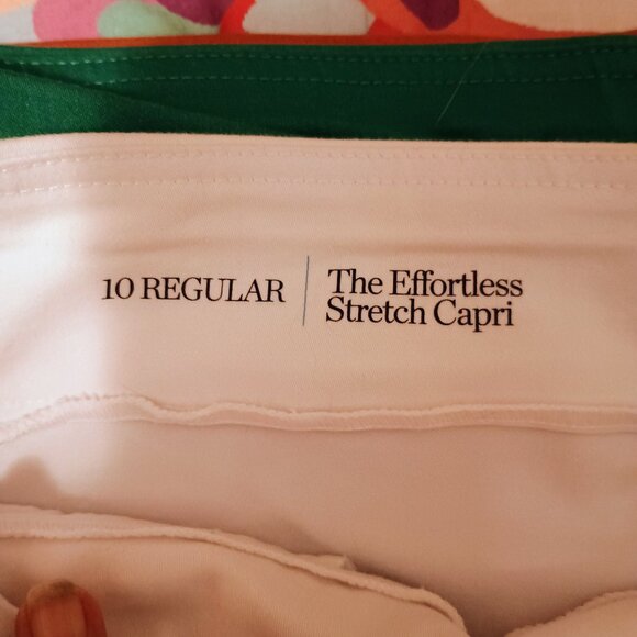 Croft & Barrow White Capris Siz 10, Stretch, High Rise, Pockets NWOT - Picture 4 of 4